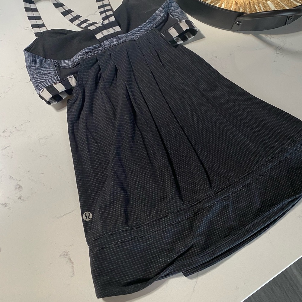 Lululemon tank‼️🍋 great condition.